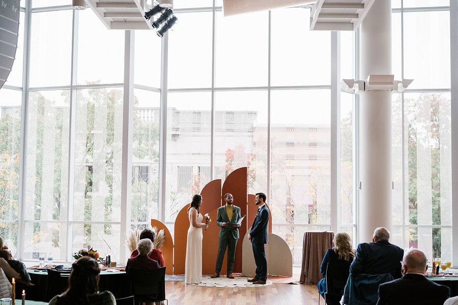 A modern Columbus Indiana wedding at the Commons